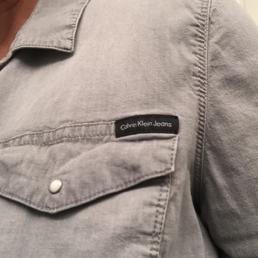 Gray Cotton Snap Front Shirt SIZE L -Calvin Klein